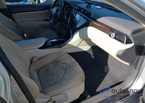 2020 Toyota Camry Le Hybrid из США, поврежденный, VIN 4T1C31AKXLU518880